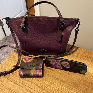 Coach Crossbody/Hand carry Bag with Wallet & Matching Pouch; EUC.